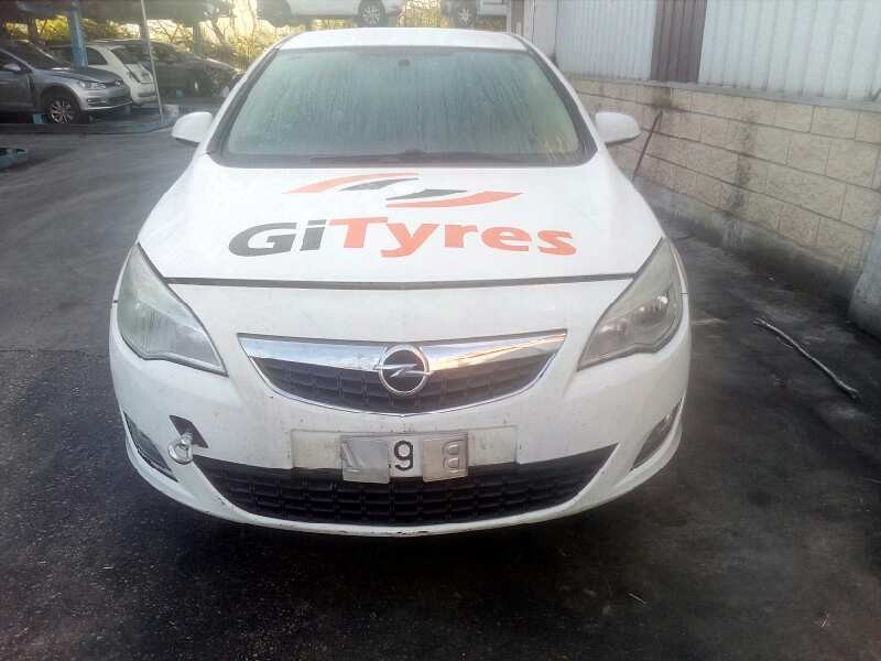 opel astra j lim. del año 2011