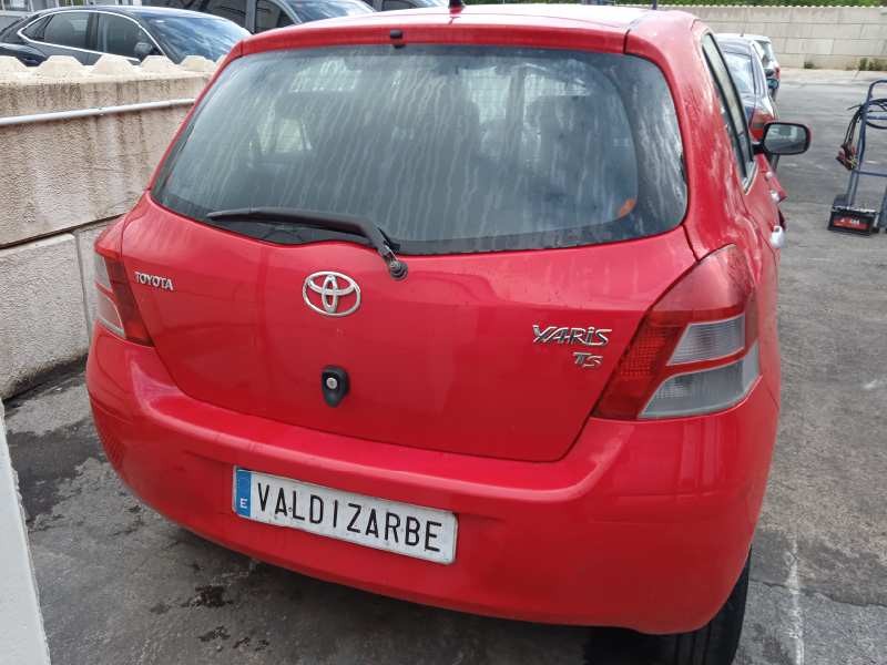 toyota yaris del año 2010