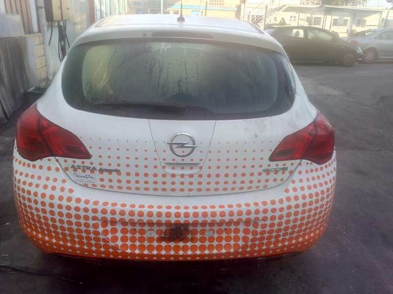 opel astra j lim. del año 2011