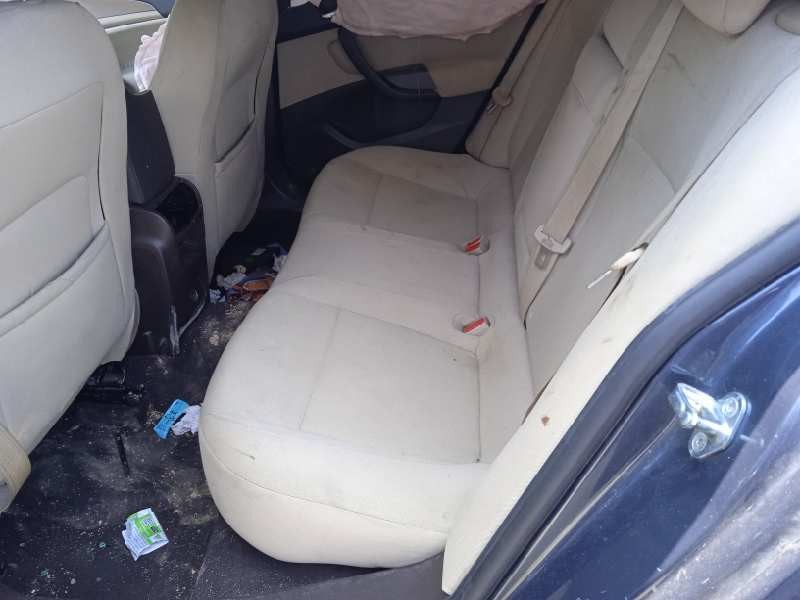 opel insignia berlina del año 2011