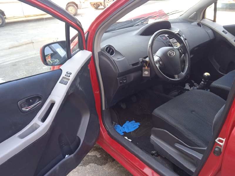 toyota yaris del año 2009