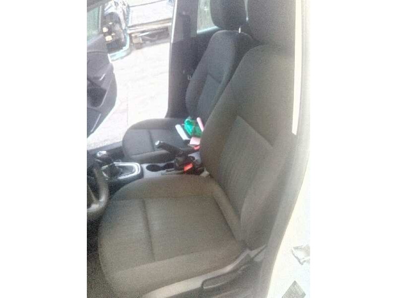 opel astra j lim. del año 2011