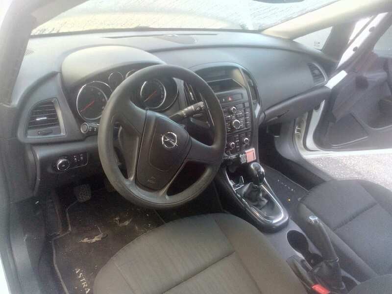 opel astra j lim. del año 2011