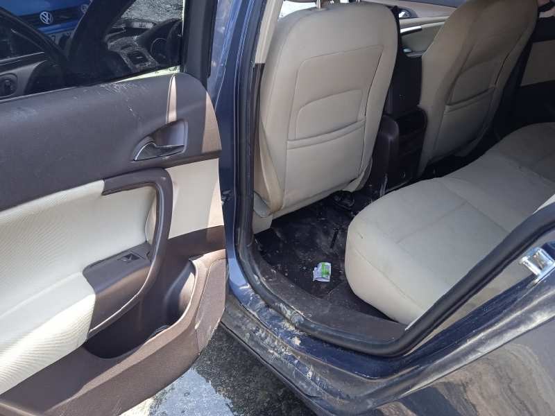 opel insignia berlina del año 2011