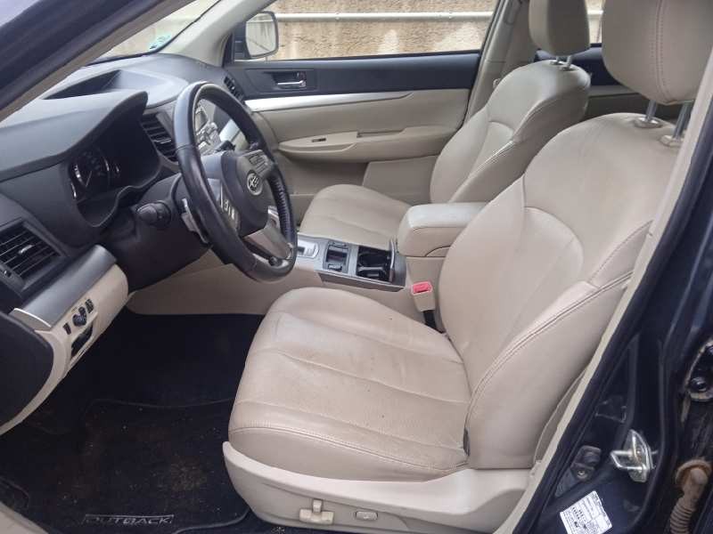 subaru legacy kombi/outback b14 del año 2010