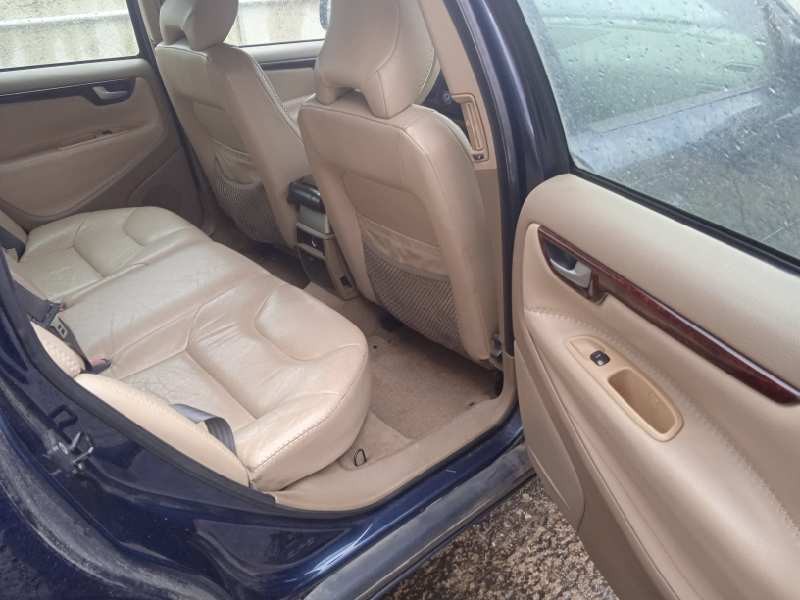 volvo v70 familiar del año 2004