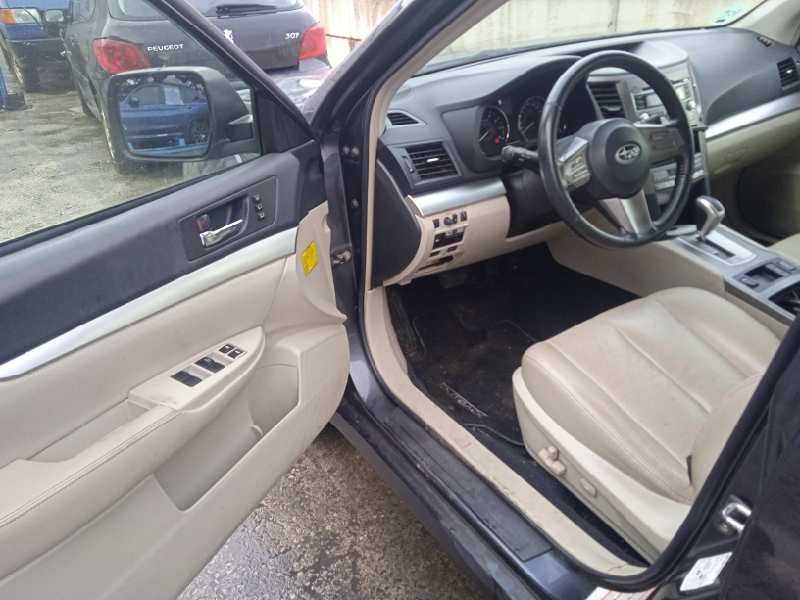 subaru legacy kombi/outback b14 del año 2010