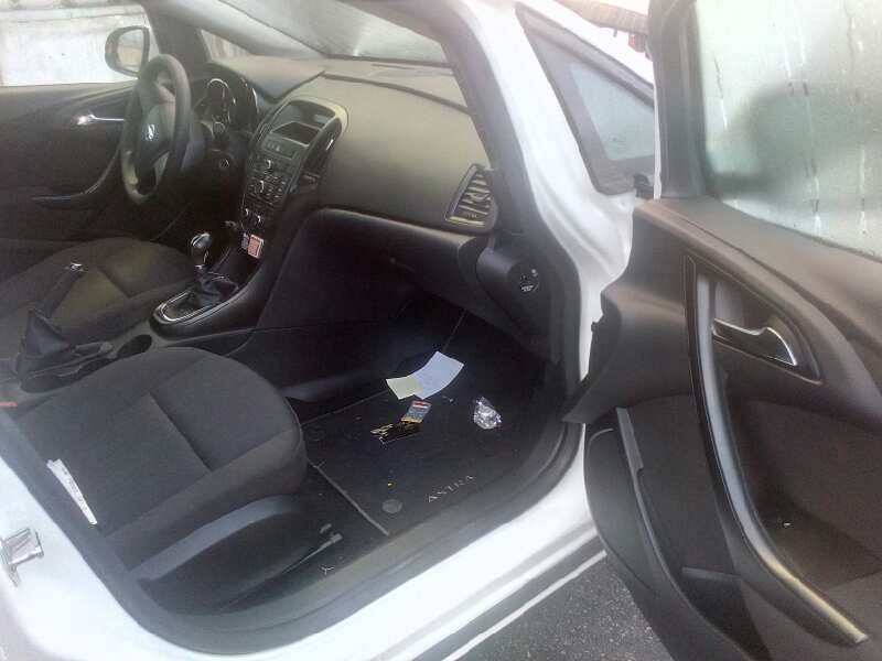 opel astra j lim. del año 2011