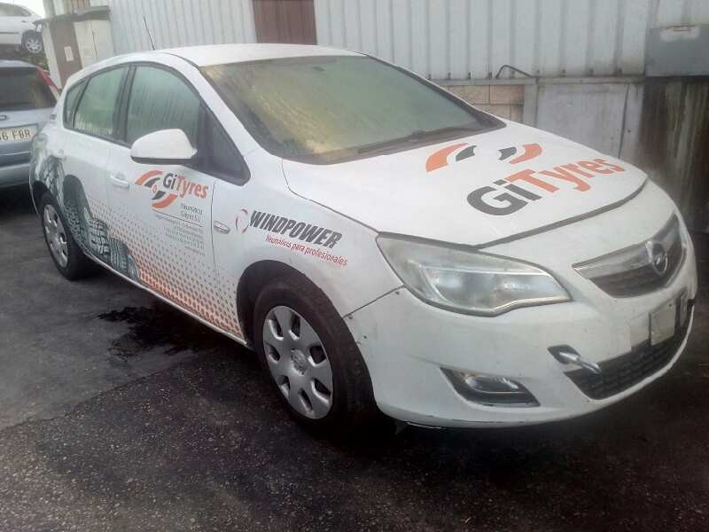 opel astra j lim. del año 2011