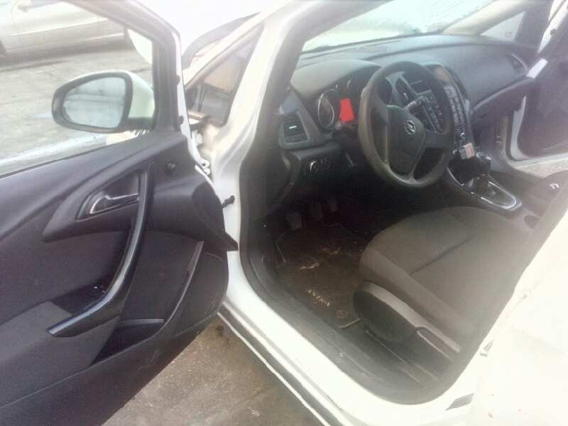 opel astra j lim. del año 2011