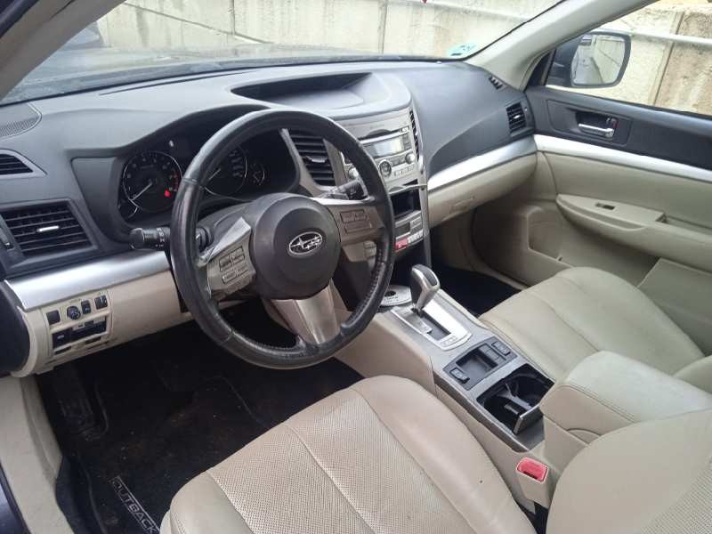 subaru legacy kombi/outback b14 del año 2010