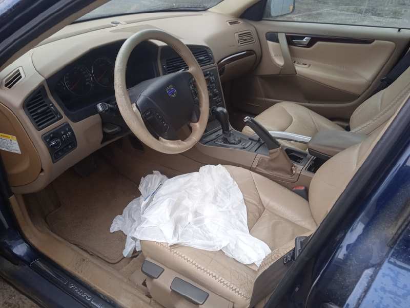 volvo v70 familiar del año 2004