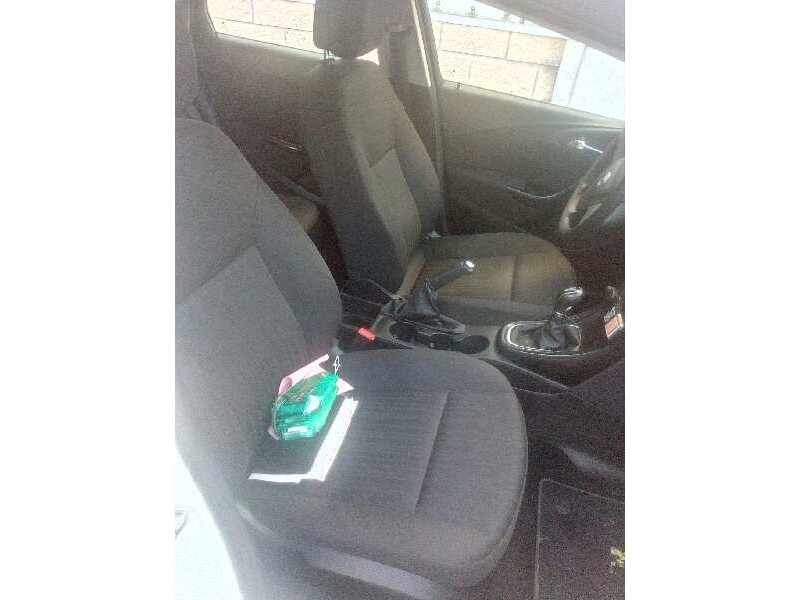 opel astra j lim. del año 2011