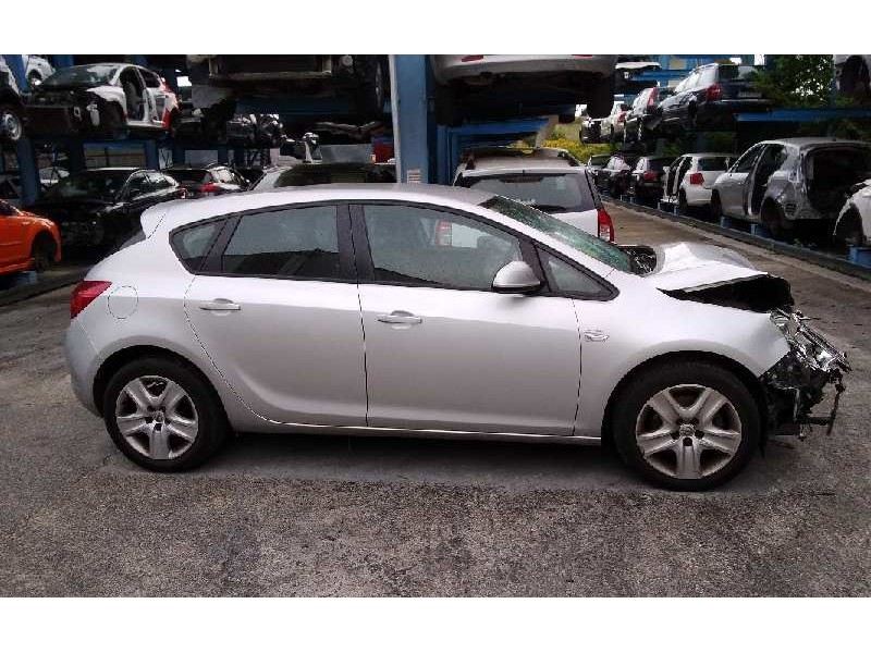 opel astra j lim. del año 2010