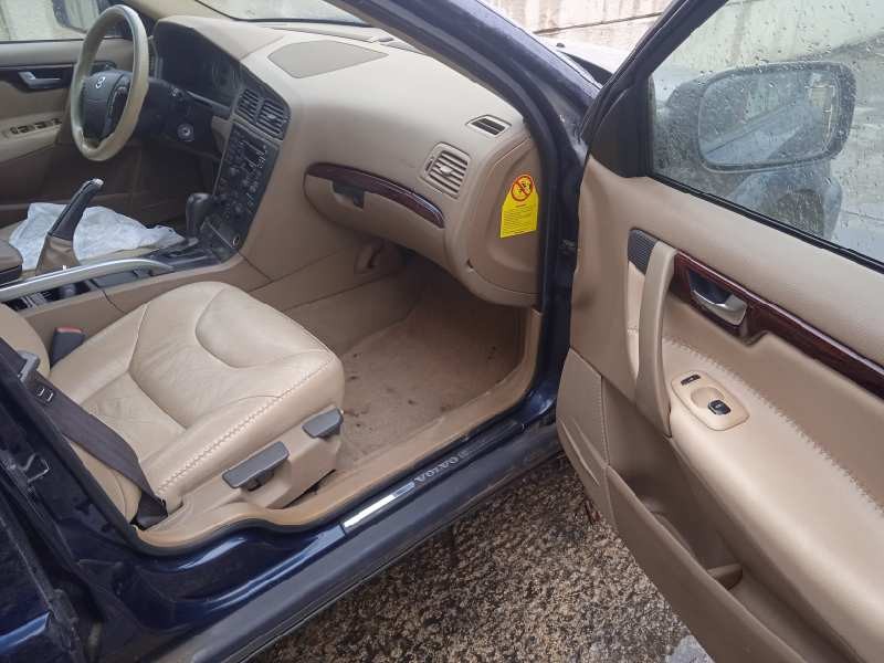 volvo v70 familiar del año 2004