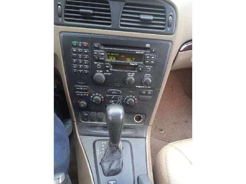 volvo v70 familiar del año 2004