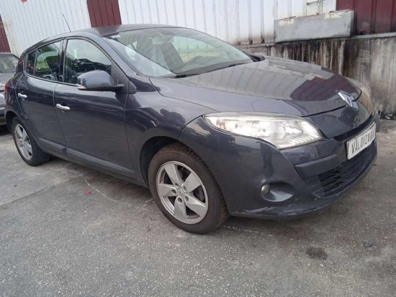 renault megane iii berlina 5 p del año 2009