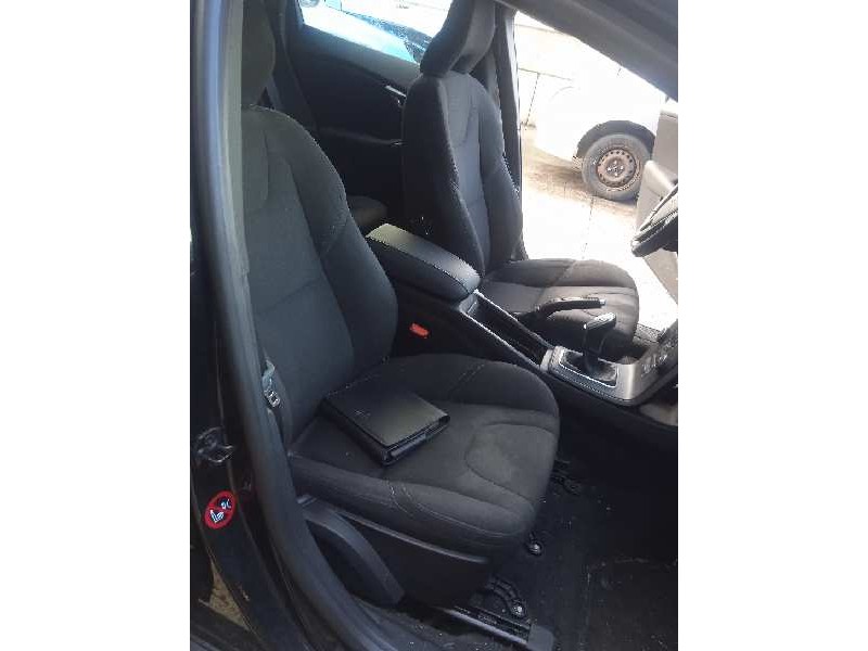 volvo v40 del año 2012