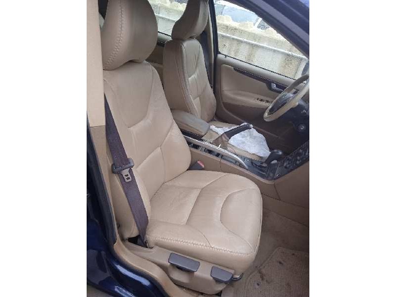 volvo v70 familiar del año 2004