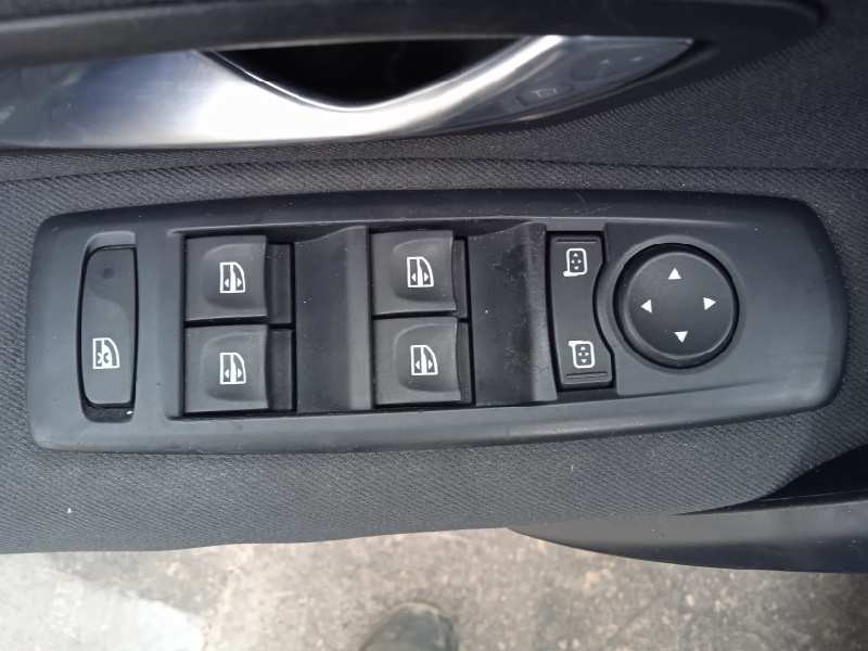 renault megane iii berlina 5 p del año 2009