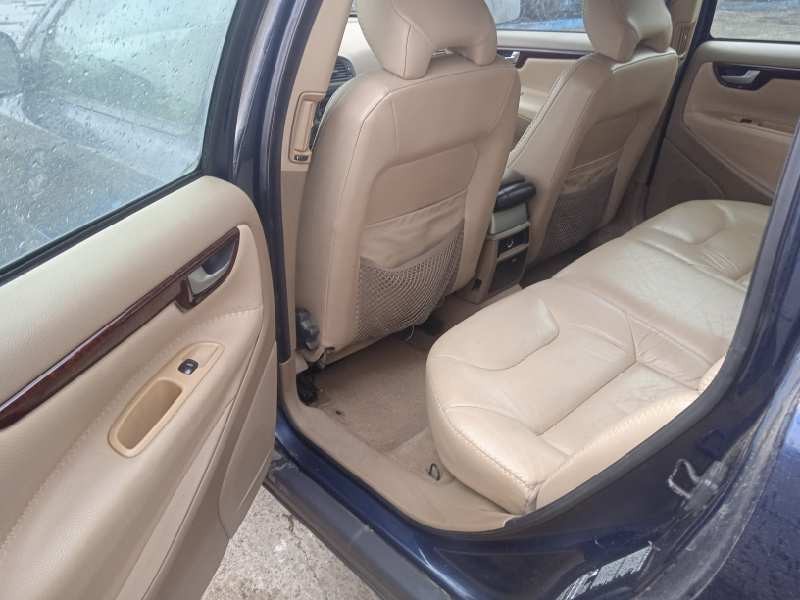 volvo v70 familiar del año 2004