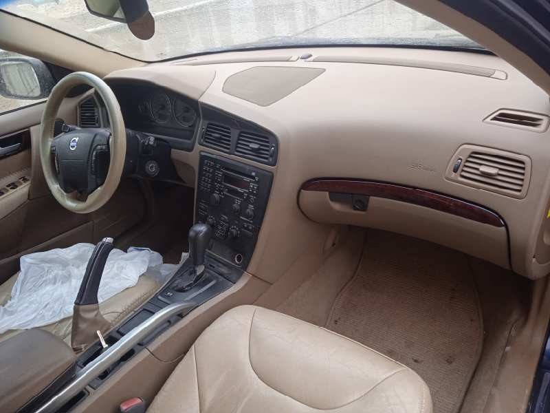 volvo v70 familiar del año 2004