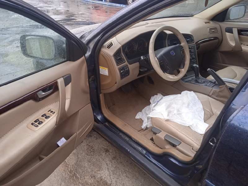 volvo v70 familiar del año 2004