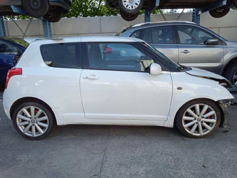 suzuki swift berlina (mz) del año 2010