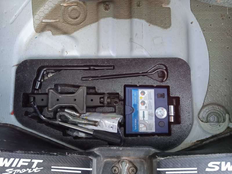 suzuki swift berlina (mz) del año 2010