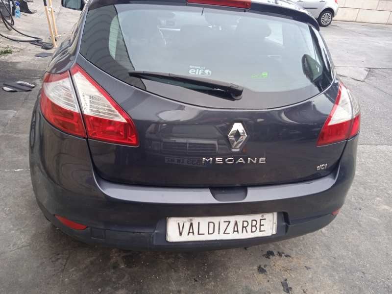 renault megane iii berlina 5 p del año 2009