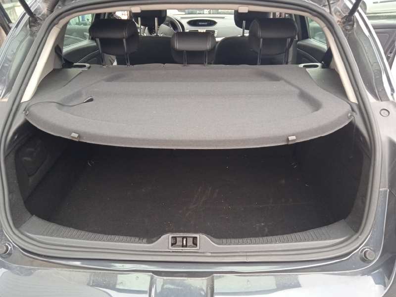 renault megane iii berlina 5 p del año 2009