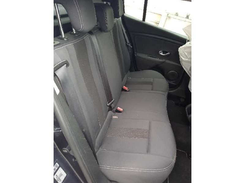 renault megane iii berlina 5 p del año 2009