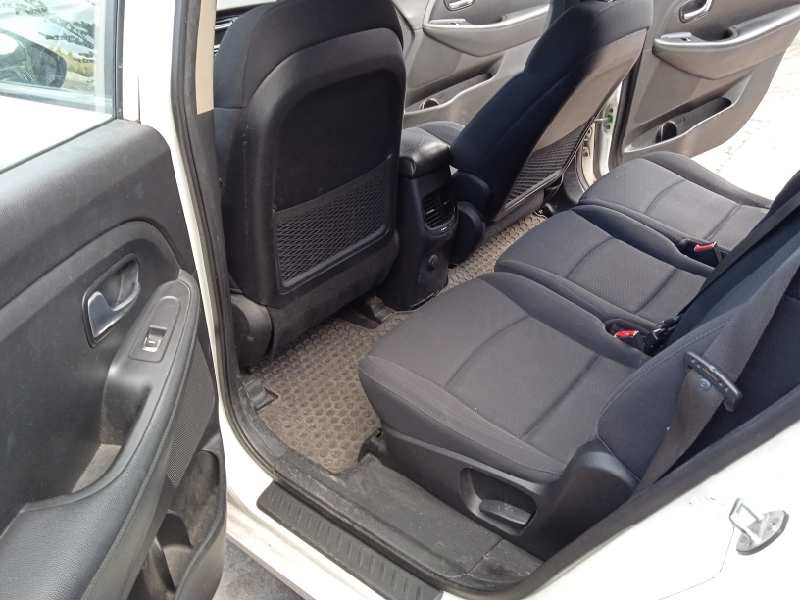 kia carens ( ) del año 2014