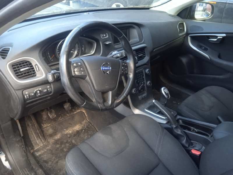 volvo v40 del año 2012