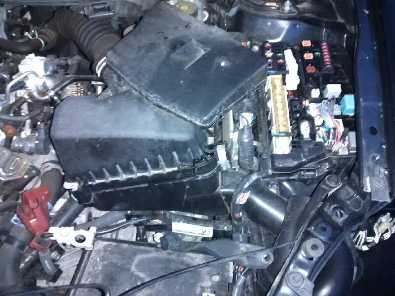 toyota auris del año 2012