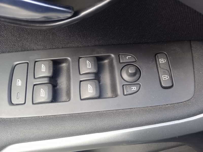 volvo v40 del año 2012