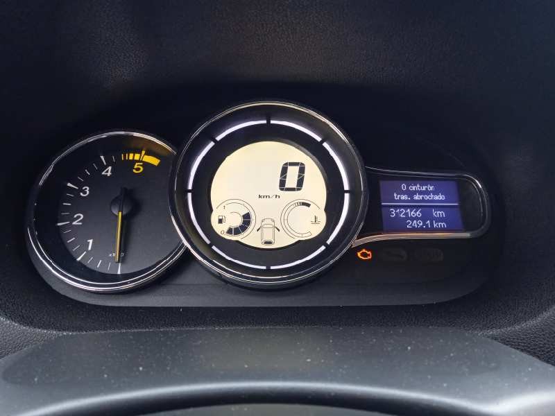 renault megane iii berlina 5 p del año 2009