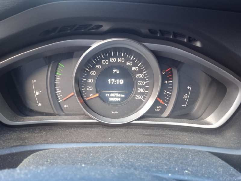 volvo v40 del año 2012