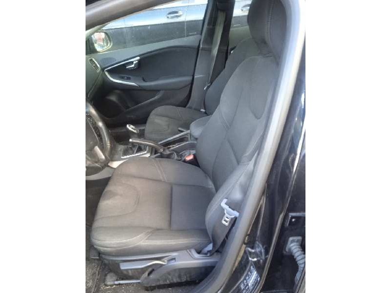 volvo v40 del año 2012