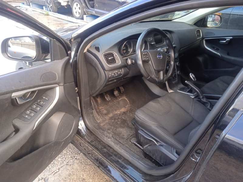 volvo v40 del año 2012