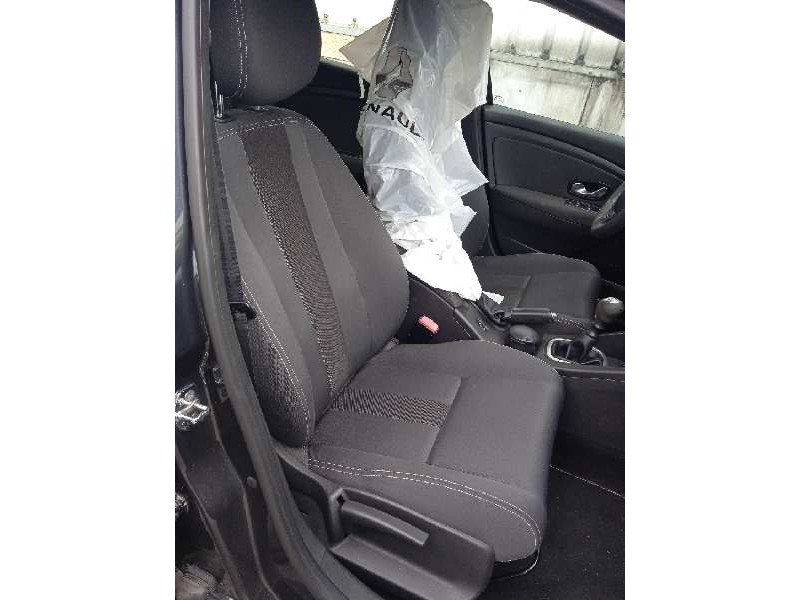 renault megane iii berlina 5 p del año 2009