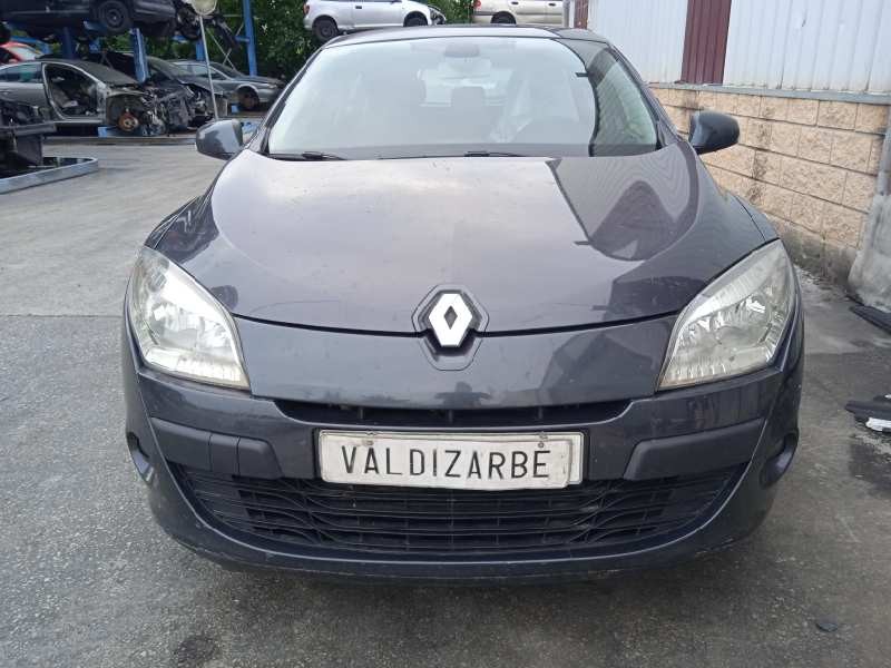 renault megane iii berlina 5 p del año 2009