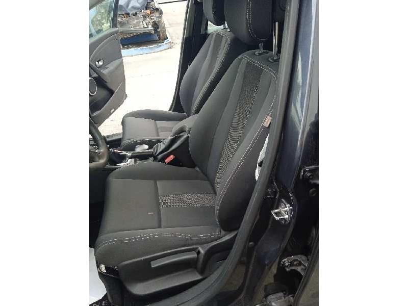 renault megane iii berlina 5 p del año 2009