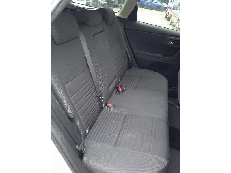 toyota auris touring sports (e18) del año 2015