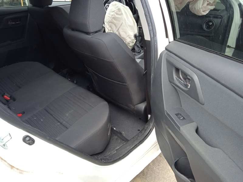 toyota auris touring sports (e18) del año 2015