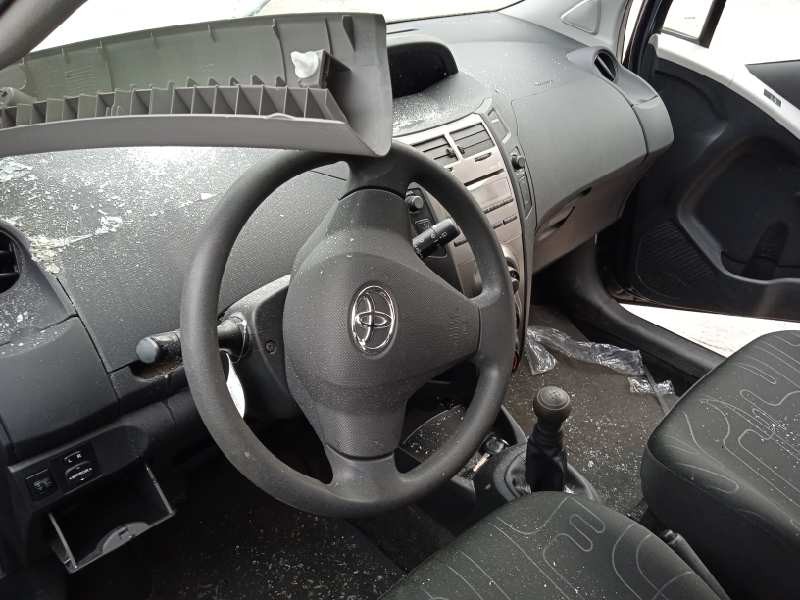 toyota yaris del año 2009