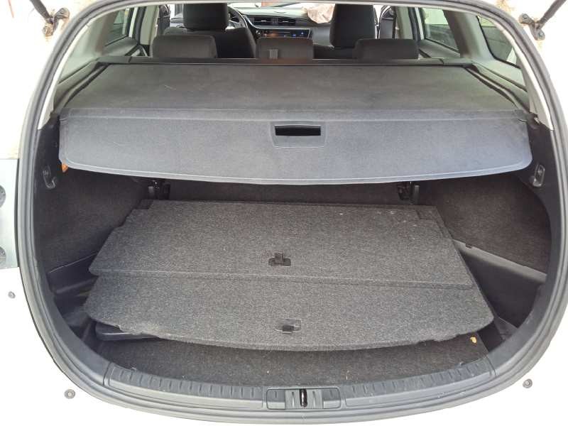 toyota auris touring sports (e18) del año 2015