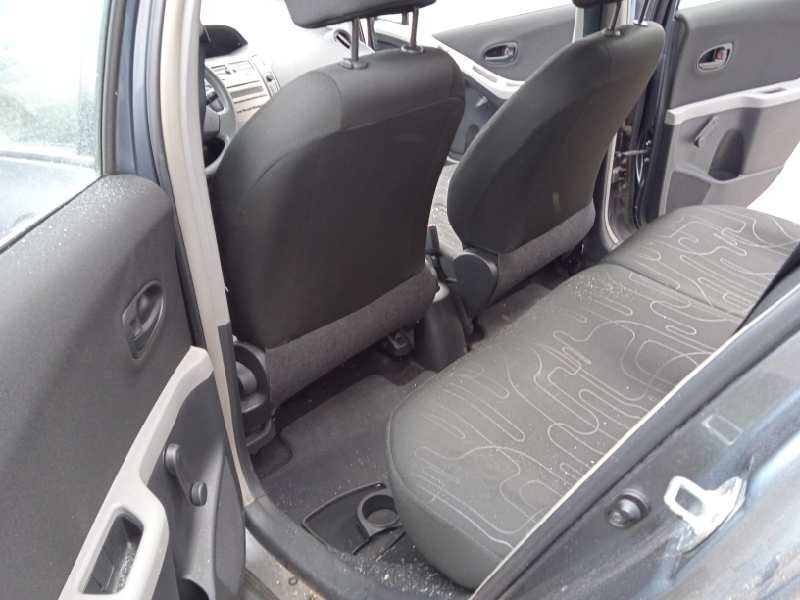 toyota yaris del año 2009