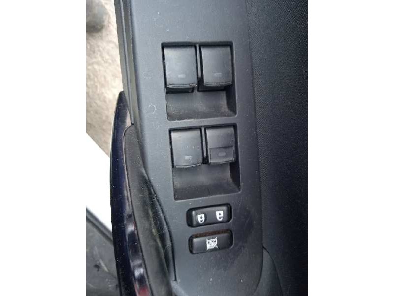 toyota auris touring sports (e18) del año 2015