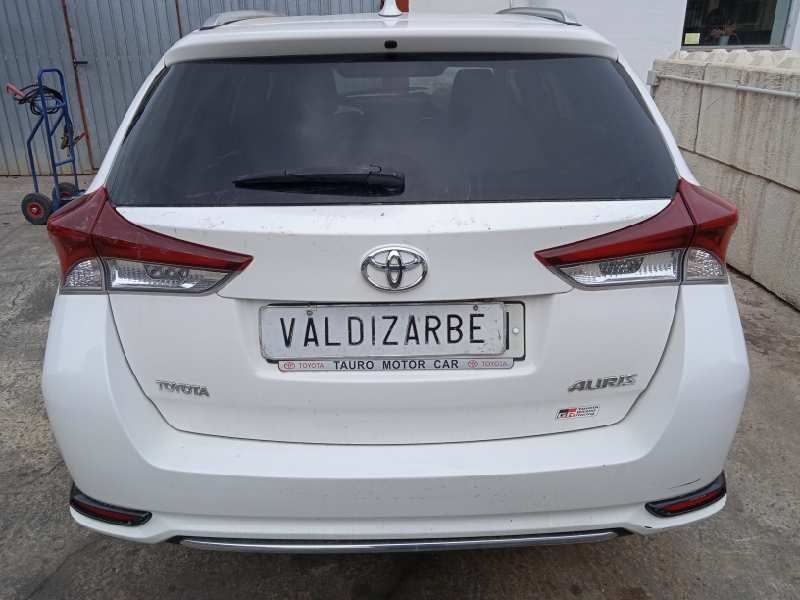 toyota auris touring sports (e18) del año 2015